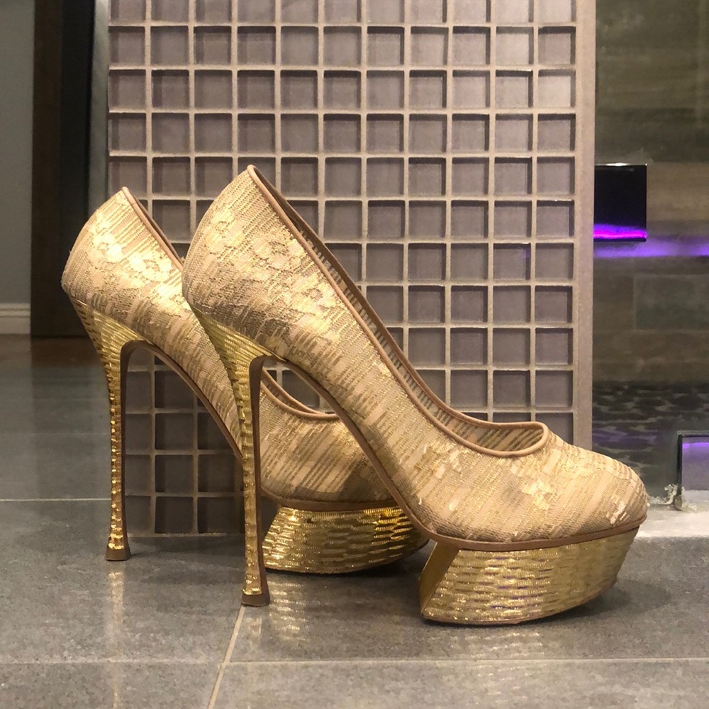 Nicholas Kirkwood Gold Platform Heels – Made in Italy